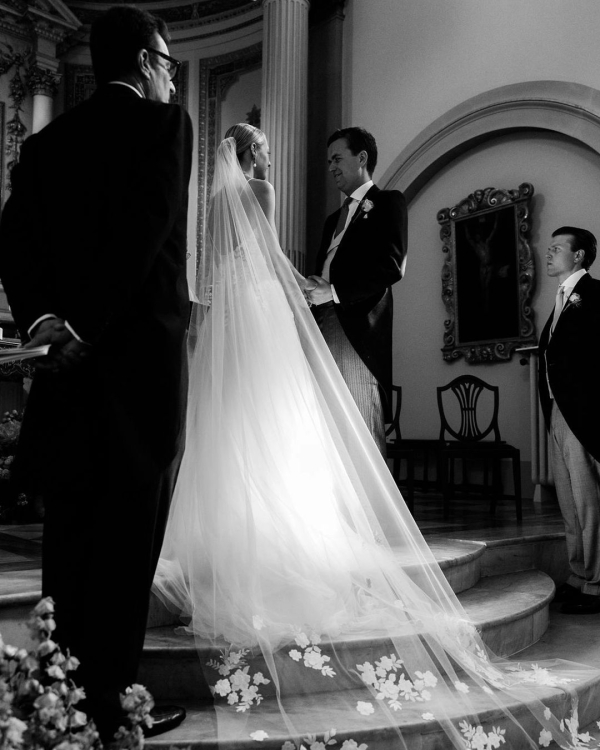 12 Best Wedding Photographers in the UK | British Professional Photography | TOP Luxury Bridal Photographers