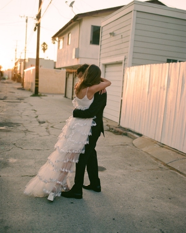 An Eclectic & Colorful Californian Celebration