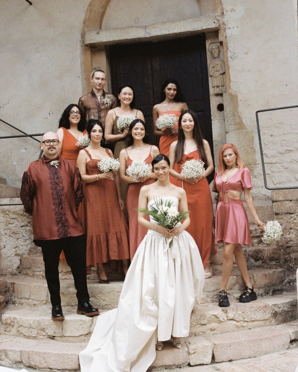 A Romantic Celebration Amidst the Rolling Hills of Umbria