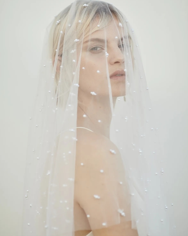 Modern Pearls: Elevating Your Bridal Look with this Timeless Accessory