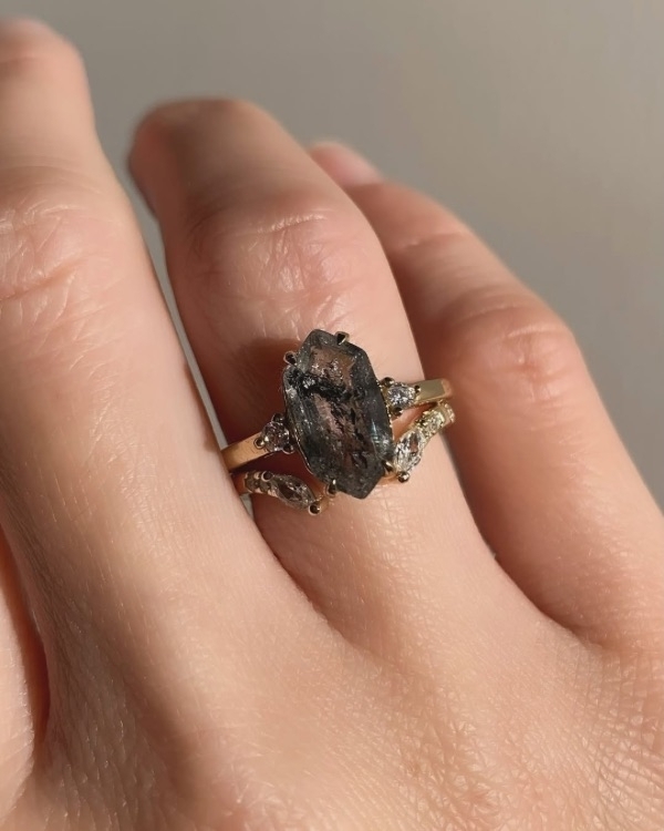 Color Your Love: The Ultimate Guide to Engagement Ring Gemstones