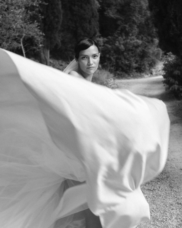 A Romantic Celebration Amidst the Rolling Hills of Umbria