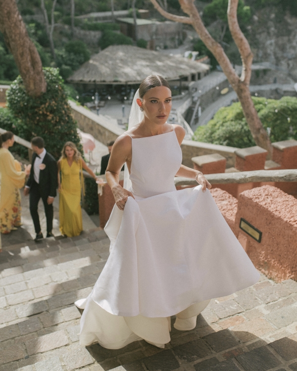 A Glamorous Seaside Wedding Evocative of a Classic Italian Film
