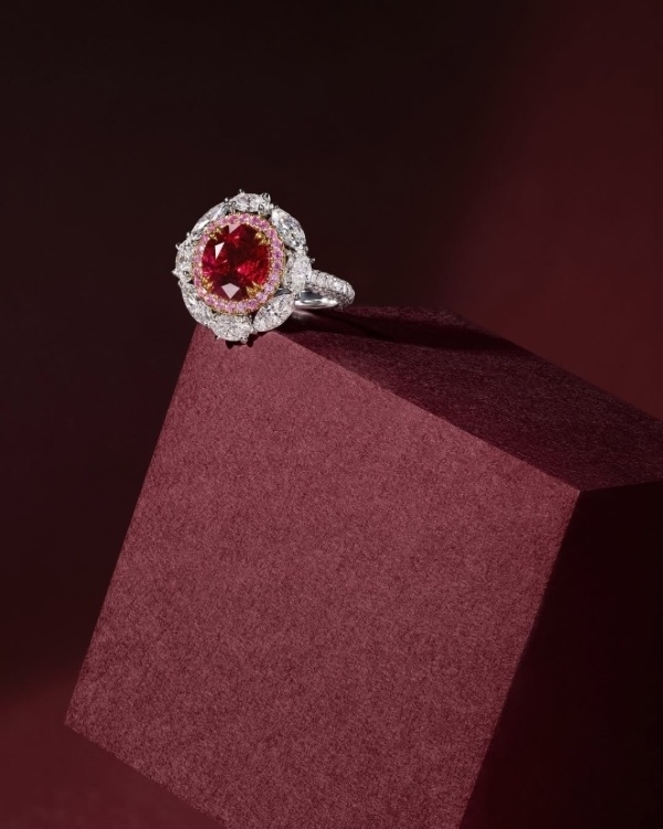 Color Your Love: The Ultimate Guide to Engagement Ring Gemstones