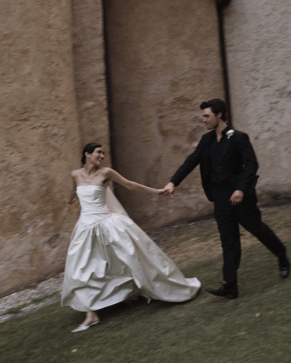 A Romantic Celebration Amidst the Rolling Hills of Umbria