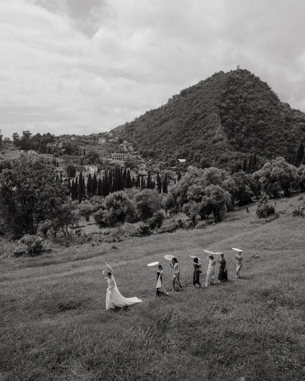 50 Must-Save Group Portrait Ideas