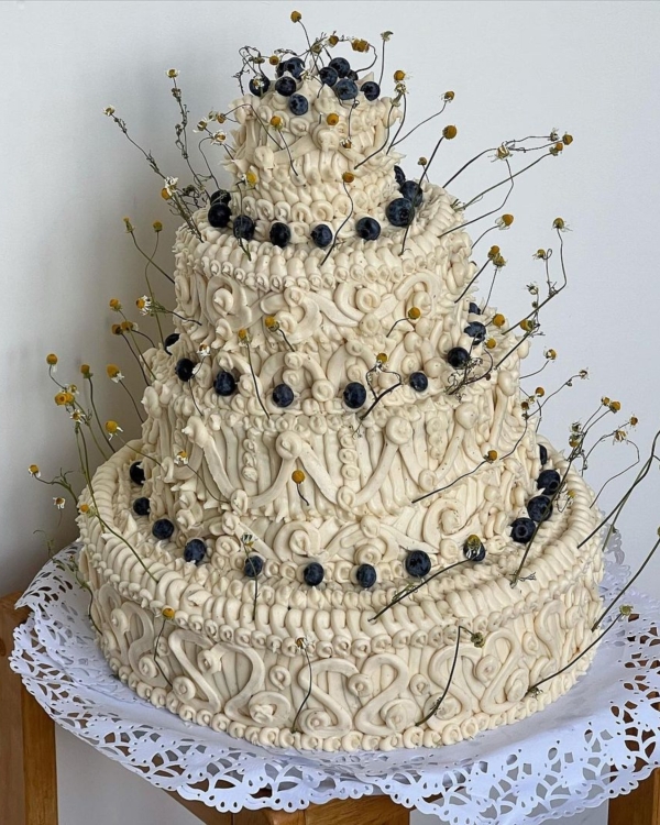 30 Vintage-Inspired Tiered Cakes to Sweeten Your Big Day