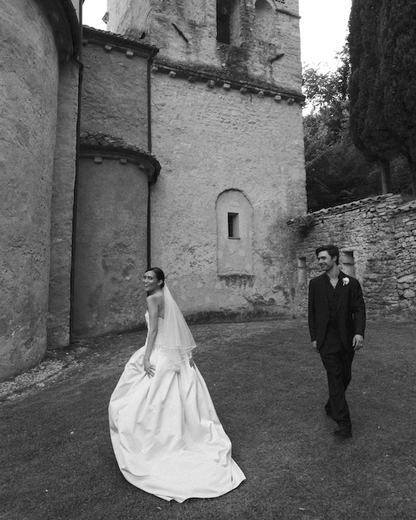 A Romantic Celebration Amidst the Rolling Hills of Umbria