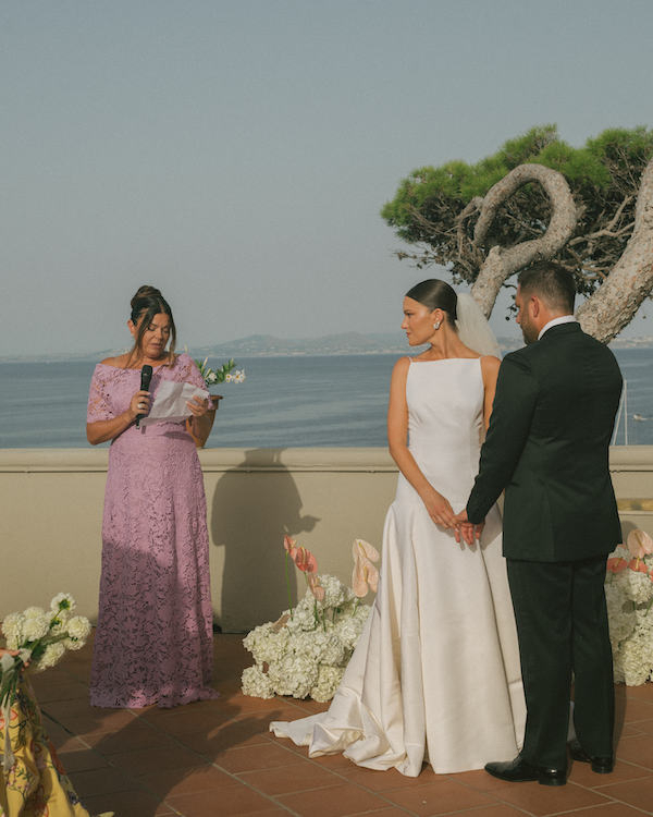 A Glamorous Seaside Wedding Evocative of a Classic Italian Film
