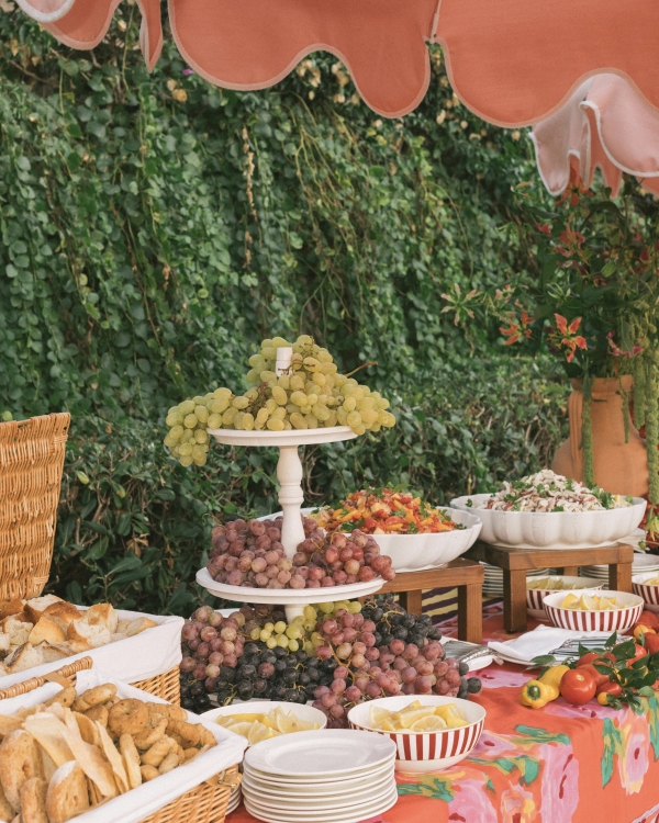 A Glamorous Seaside Wedding Evocative of a Classic Italian Film