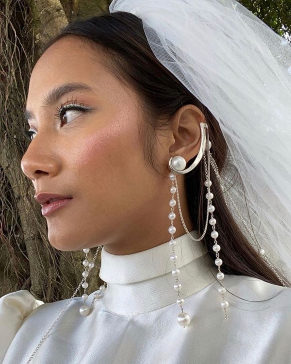 Modern Pearls: Elevating Your Bridal Look with this Timeless Accessory