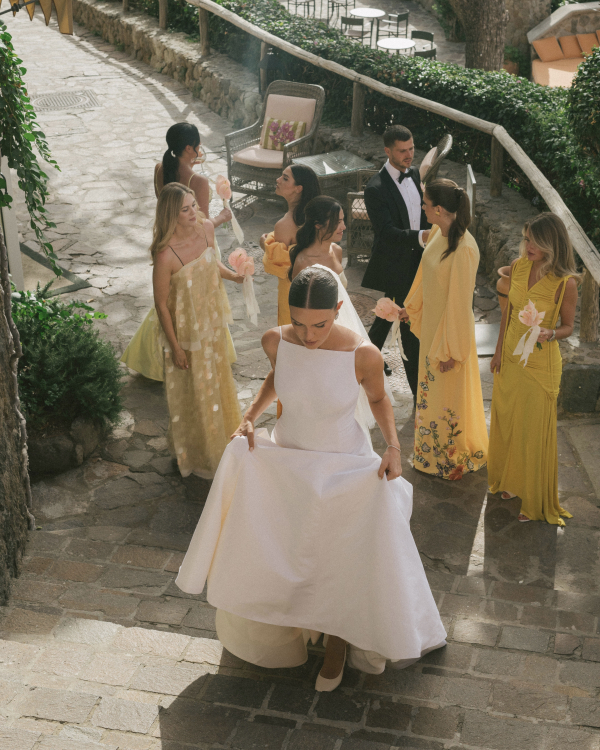 A Glamorous Seaside Wedding Evocative of a Classic Italian Film