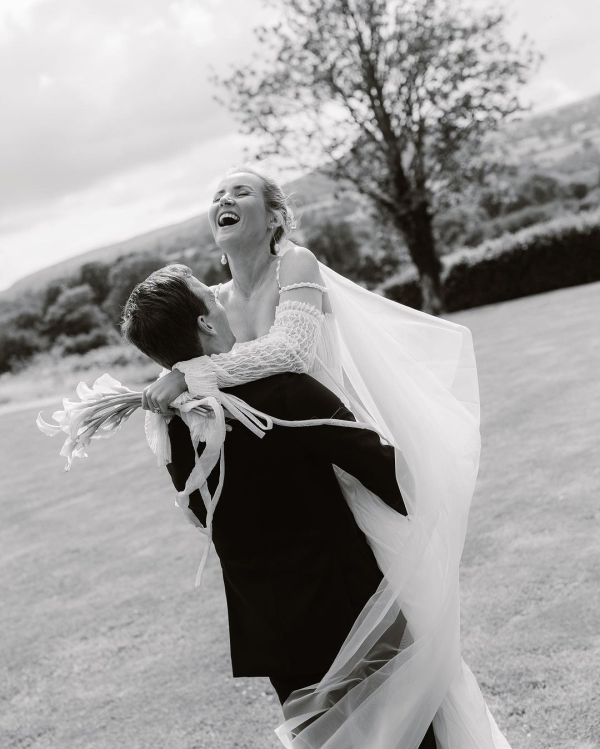 12 Best Wedding Photographers in the UK | British Professional Photography | TOP Luxury Bridal Photographers