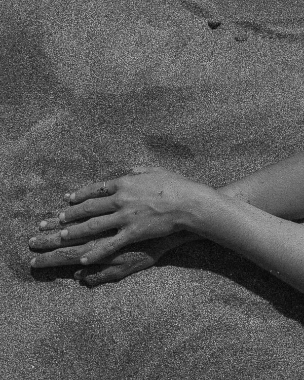 Post-Honeymoon Blues: How to Deal with It, Symptoms, and Tips