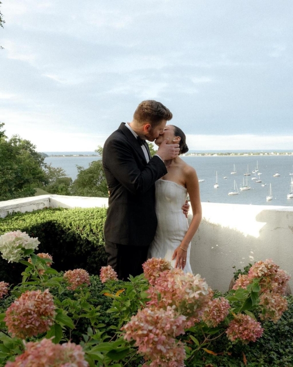 Mastering Your Wedding Photos: 5 Experts Share the Biggest Photo Fails to Avoid