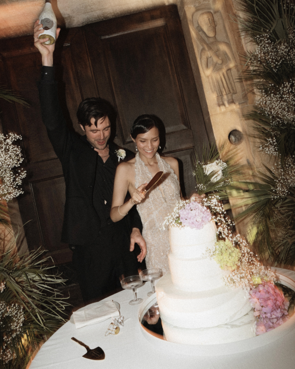 A Romantic Celebration Amidst the Rolling Hills of Umbria