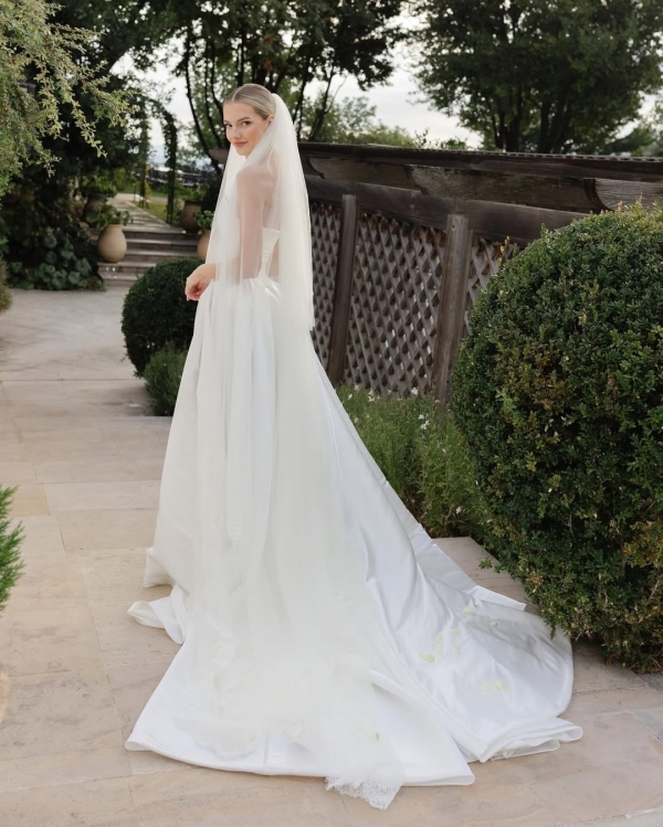 12 Best Wedding Photographers in the UK | British Professional Photography | TOP Luxury Bridal Photographers