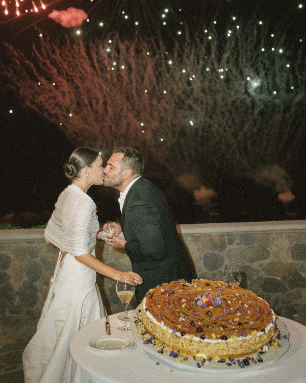 A Glamorous Seaside Wedding Evocative of a Classic Italian Film