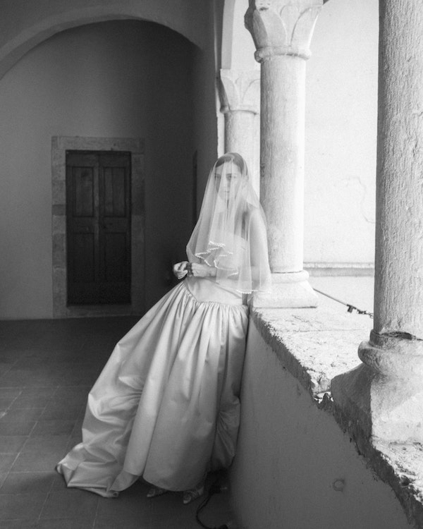 A Romantic Celebration Amidst the Rolling Hills of Umbria