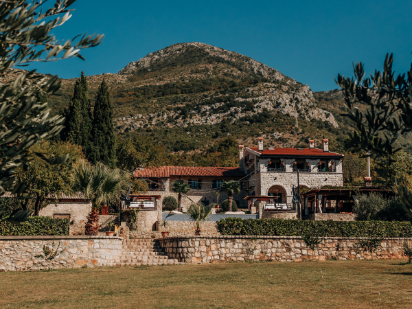 Venues Talici Hill Rustic Villas