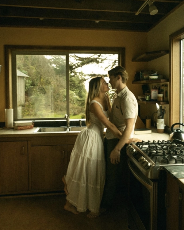 Post-Honeymoon Blues: How to Deal with It, Symptoms, and Tips