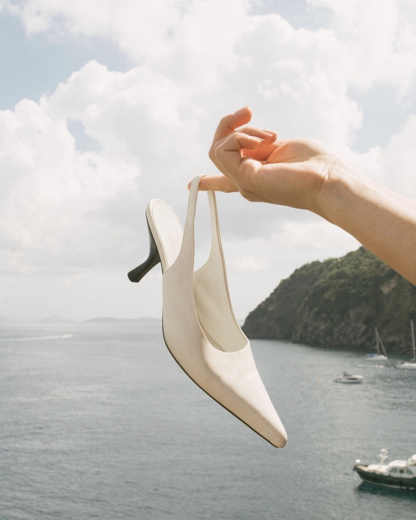 A Glamorous Seaside Wedding Evocative of a Classic Italian Film