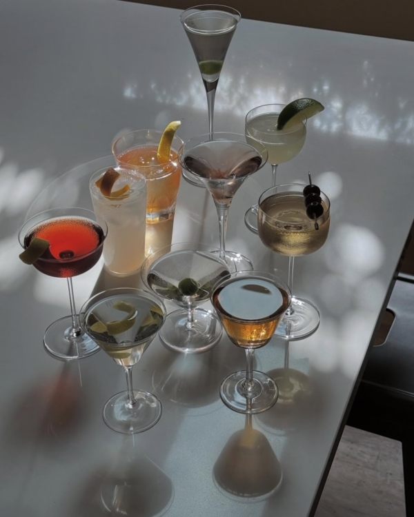 40 Trendy Serving Ideas for Your Wedding Cocktails