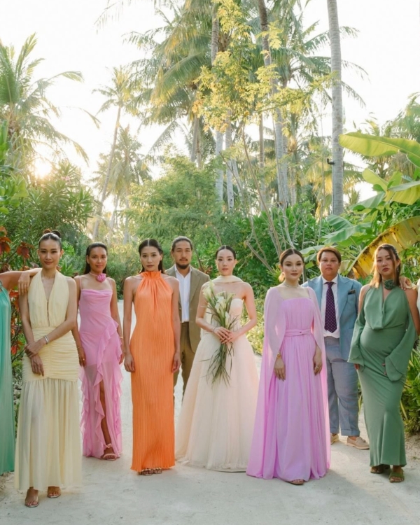 50 Must-Save Group Portrait Ideas