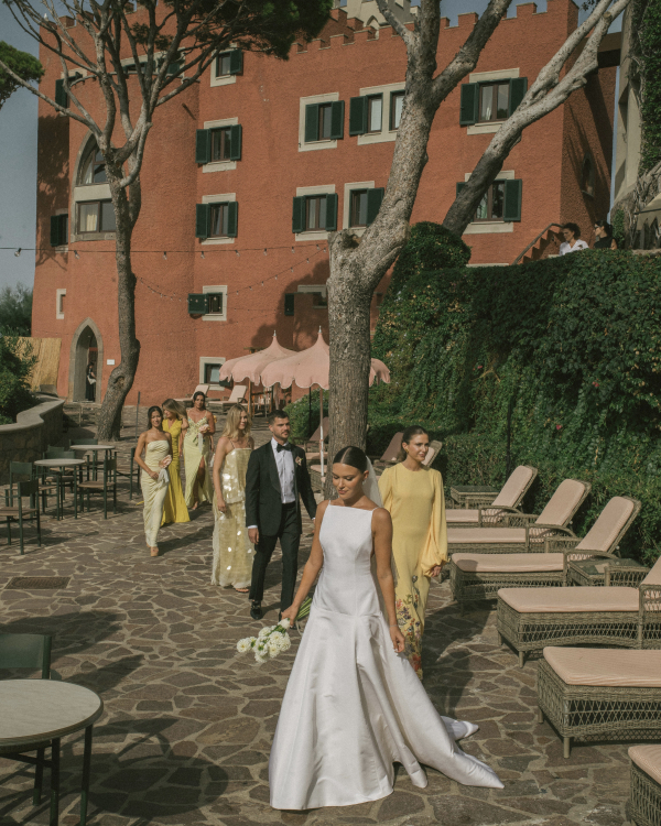 A Glamorous Seaside Wedding Evocative of a Classic Italian Film