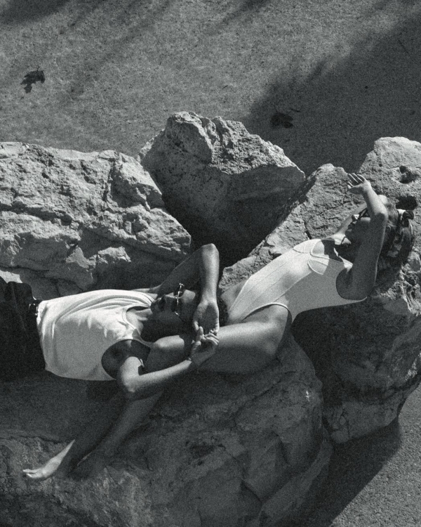 Post-Honeymoon Blues: How to Deal with It, Symptoms, and Tips