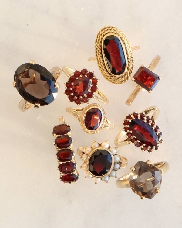 Color Your Love: The Ultimate Guide to Engagement Ring Gemstones