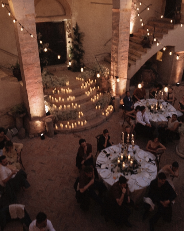 A Romantic Celebration Amidst the Rolling Hills of Umbria