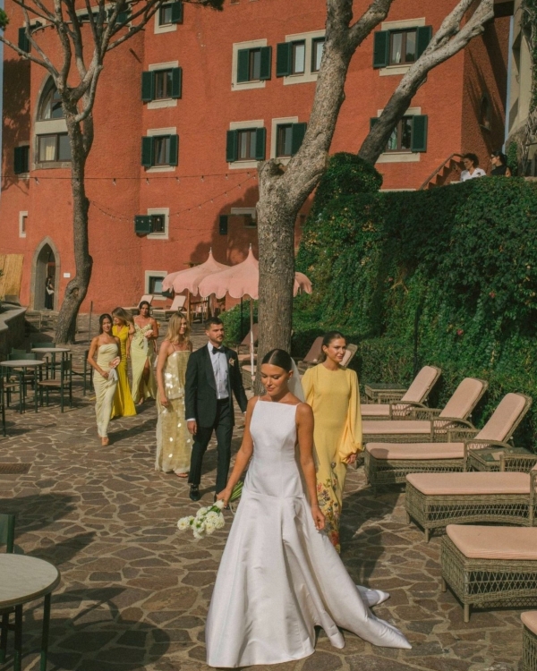 50 Must-Save Group Portrait Ideas