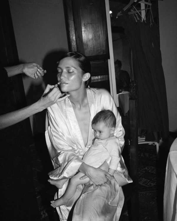 A Romantic Celebration Amidst the Rolling Hills of Umbria