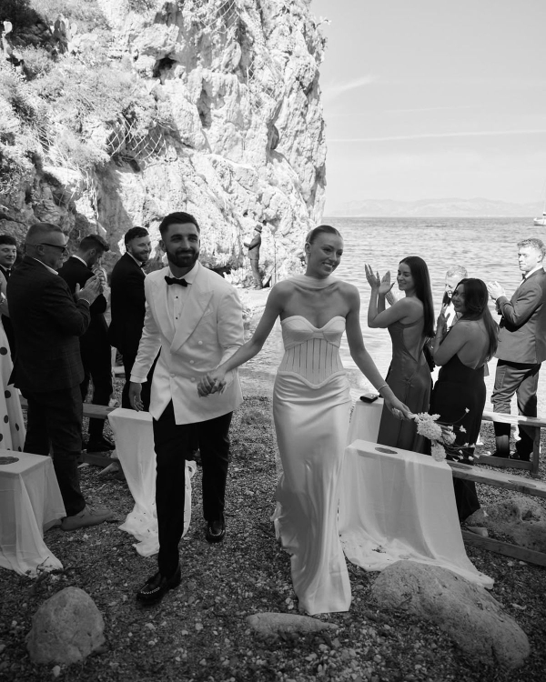 12 Best Wedding Photographers in the UK | British Professional Photography | TOP Luxury Bridal Photographers