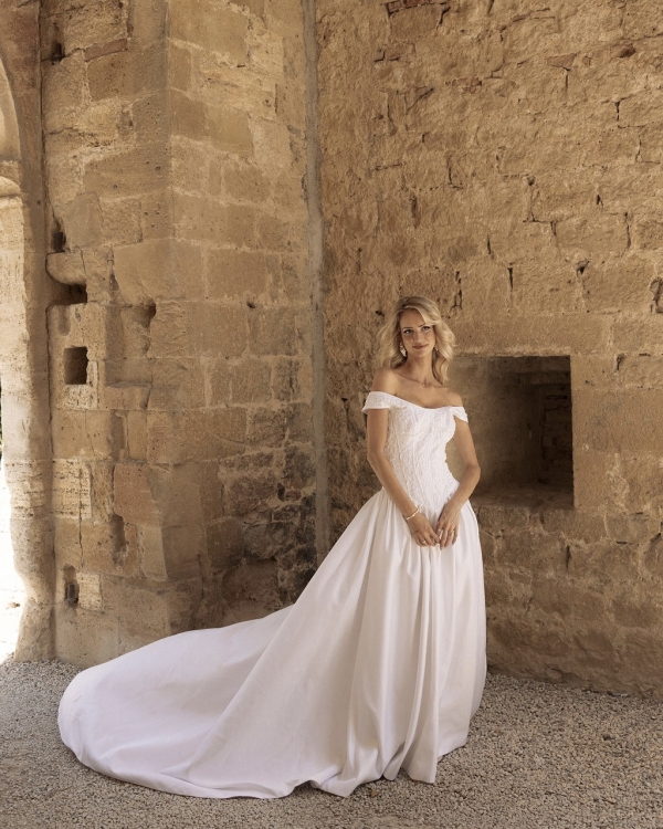 An Elevated Elopement in Tuscany with Vintage Bridal