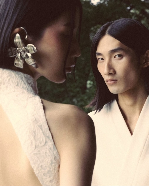 10 Photographer-Backed Wedding Portrait Pose Ideas to Save to Your Mood Board