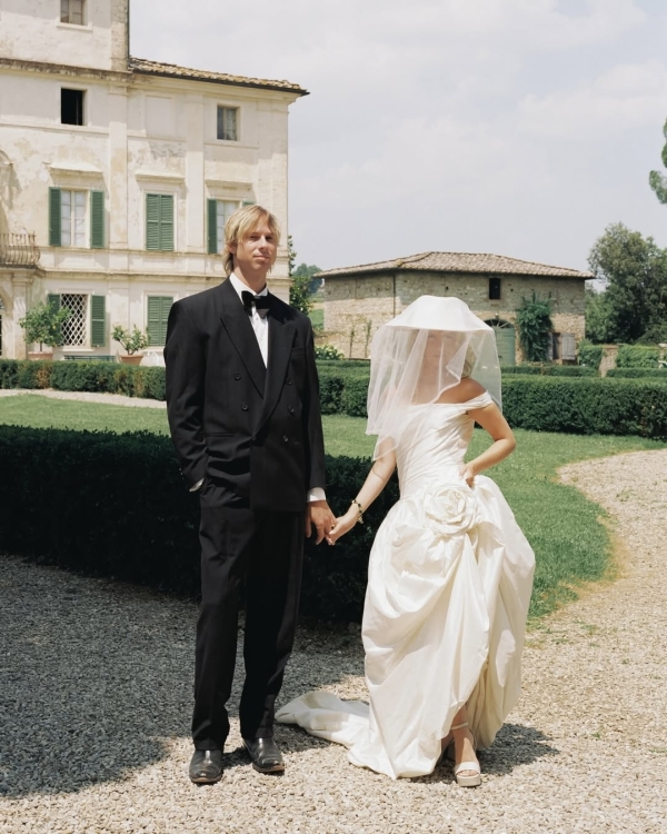 100 Hard Questions Every Couple Should Answer Before Getting Married