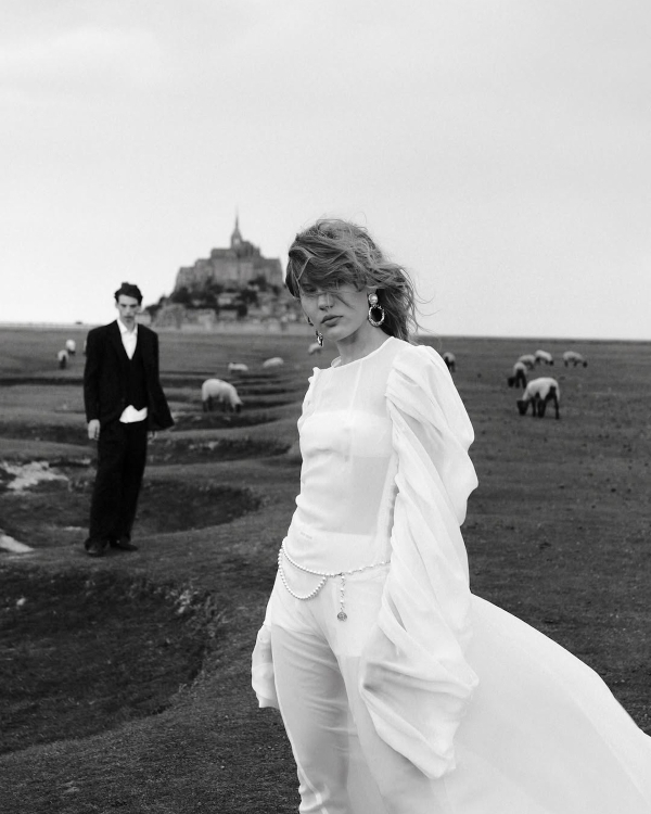 10 Photographer-Backed Wedding Portrait Pose Ideas to Save to Your Mood Board