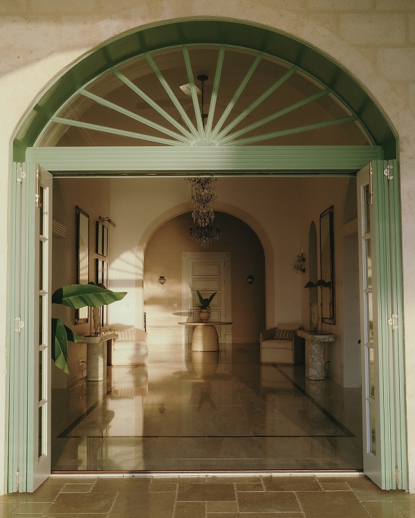 A Chic Tropical Wedding on the Shores of St. Lucia