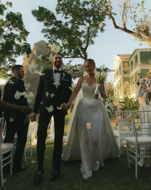 A Chic Tropical Wedding on the Shores of St. Lucia