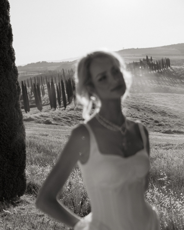 An Elevated Elopement in Tuscany with Vintage Bridal