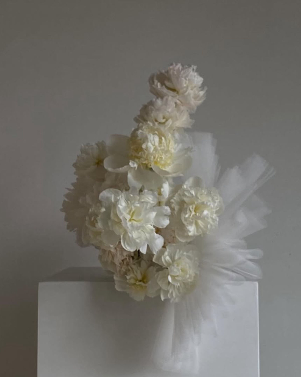 30 Vintage-Inspired Floral Arrangements That Make Nostalgia Feel New