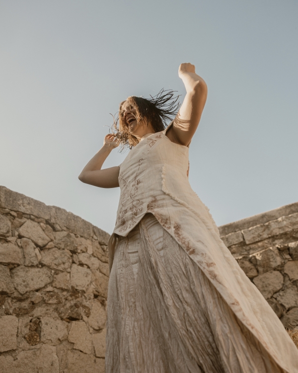 A Playful & Artistic Rural Wedding in the Countryside of Madrid
