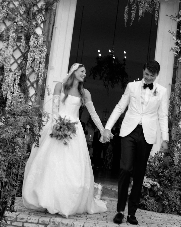 12 Best Wedding Photographers in the UK | British Professional Photography | TOP Luxury Bridal Photographers