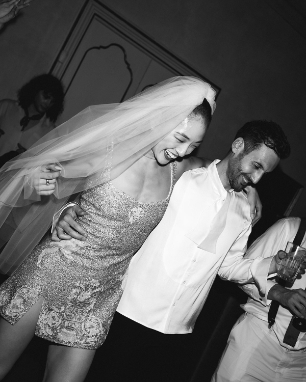 A Cinematic Sicilian Villa Wedding Framed by Modern Florals and Fruit Art