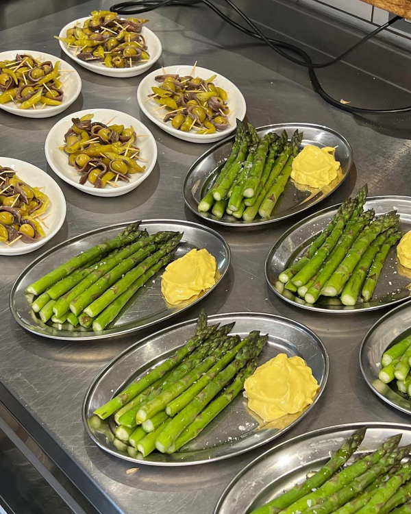 7 Festive Food & Drink Ideas for Stylish Holiday Hosting