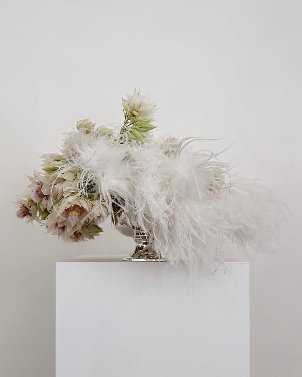 30 Vintage-Inspired Floral Arrangements That Make Nostalgia Feel New