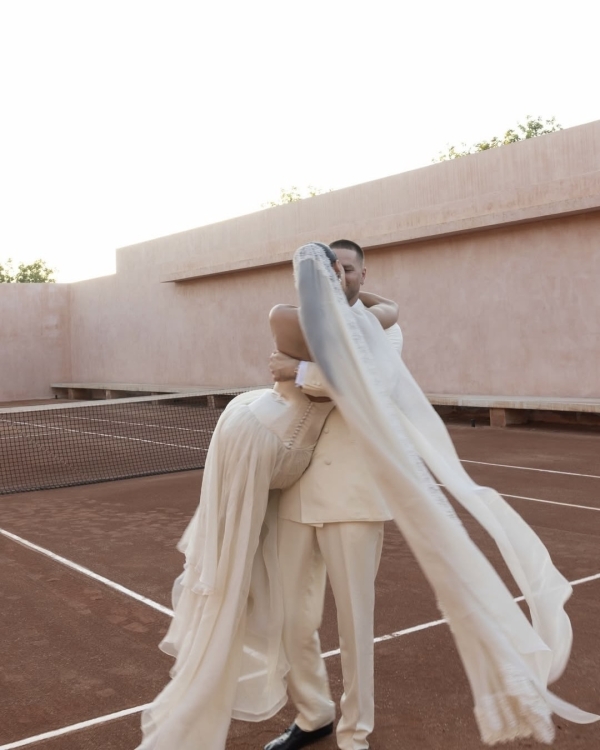 100 Hard Questions Every Couple Should Answer Before Getting Married