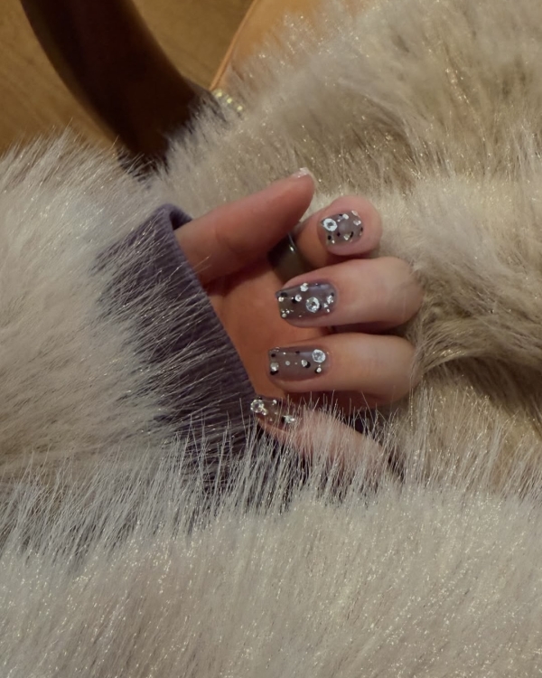 25 Show-Stopping Nail Design Ideas for New Year’s Eve 2025